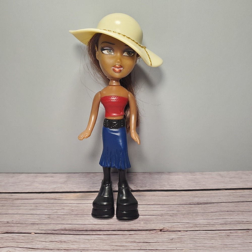 Vintage  2003  McDonalds Happy Meal Toy Bratz Doll SASHA Fashion Doll